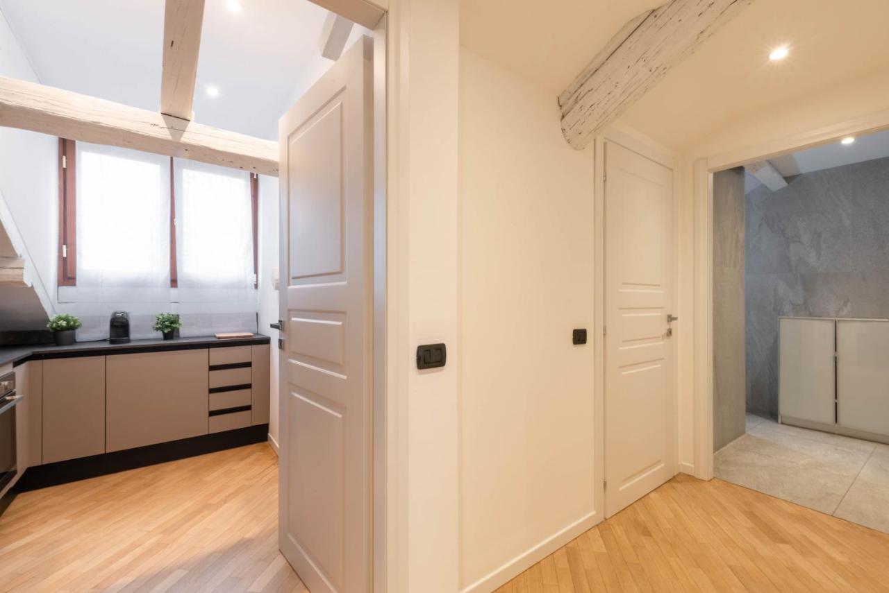 Brera Flat Near Duomo — Photos 1